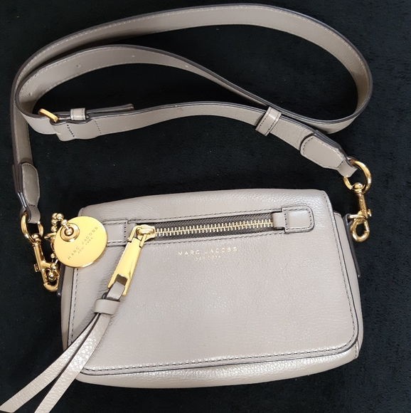 Marc Jacobs Handbags - Marc Jacobs Purse